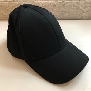 Aritzia Black Baseball Hat One Size